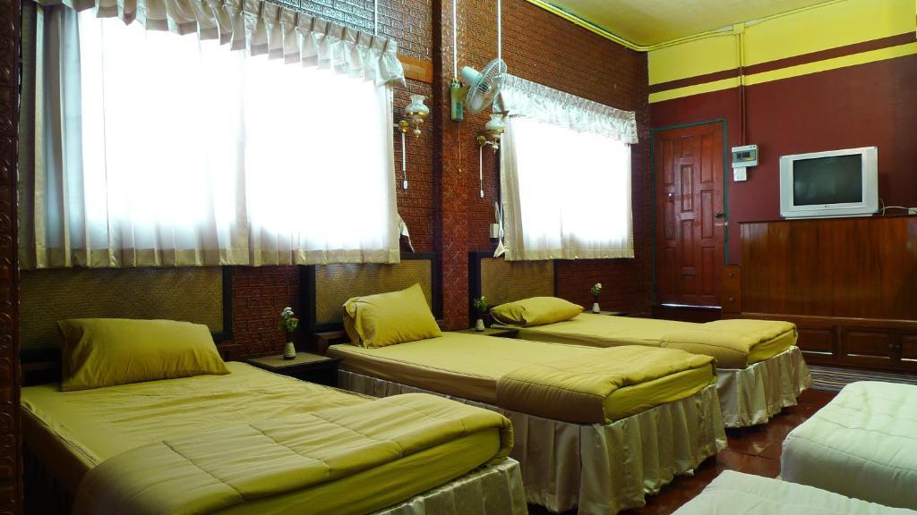 Baan Kaewta Hotel Chiang Mai Quarto foto